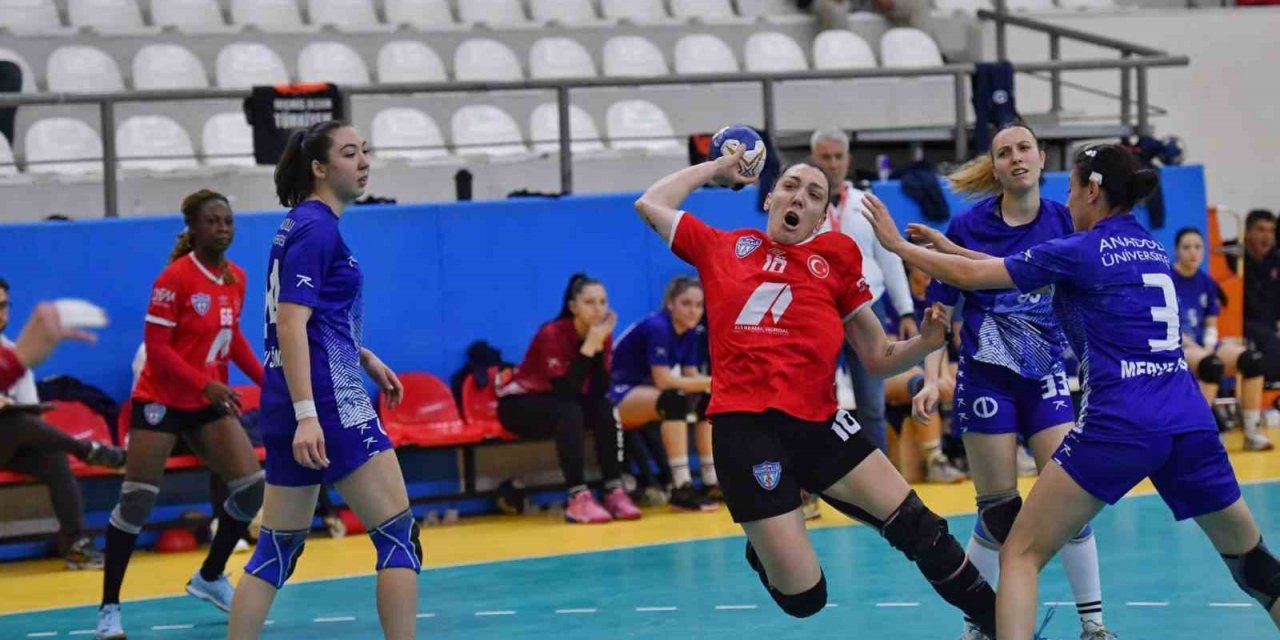 Mavi Kelebekler’in bileği bükülmüyor