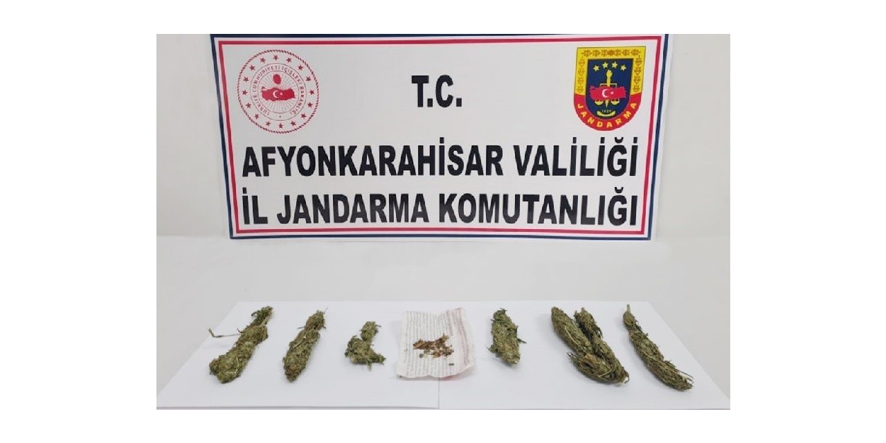 Durdurulan araçta 100 gram esrar ele geçirildi
