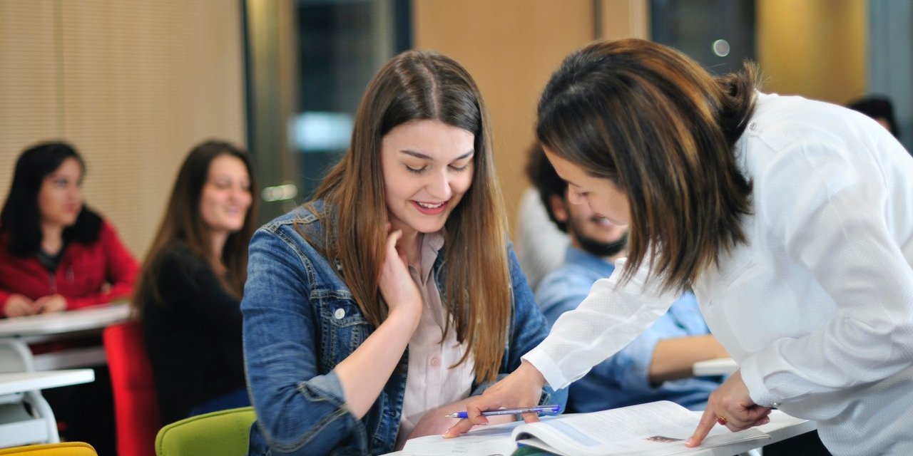 Depremden etkilenen AGÜ öğrencilerine bağış kampanyası