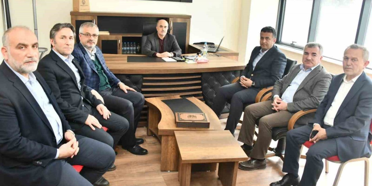 Başkan Sandıkçı: "Deprem bölgesinde yaraları sarmak için çalışmalarımıza titizlikle devam ediyoruz"
