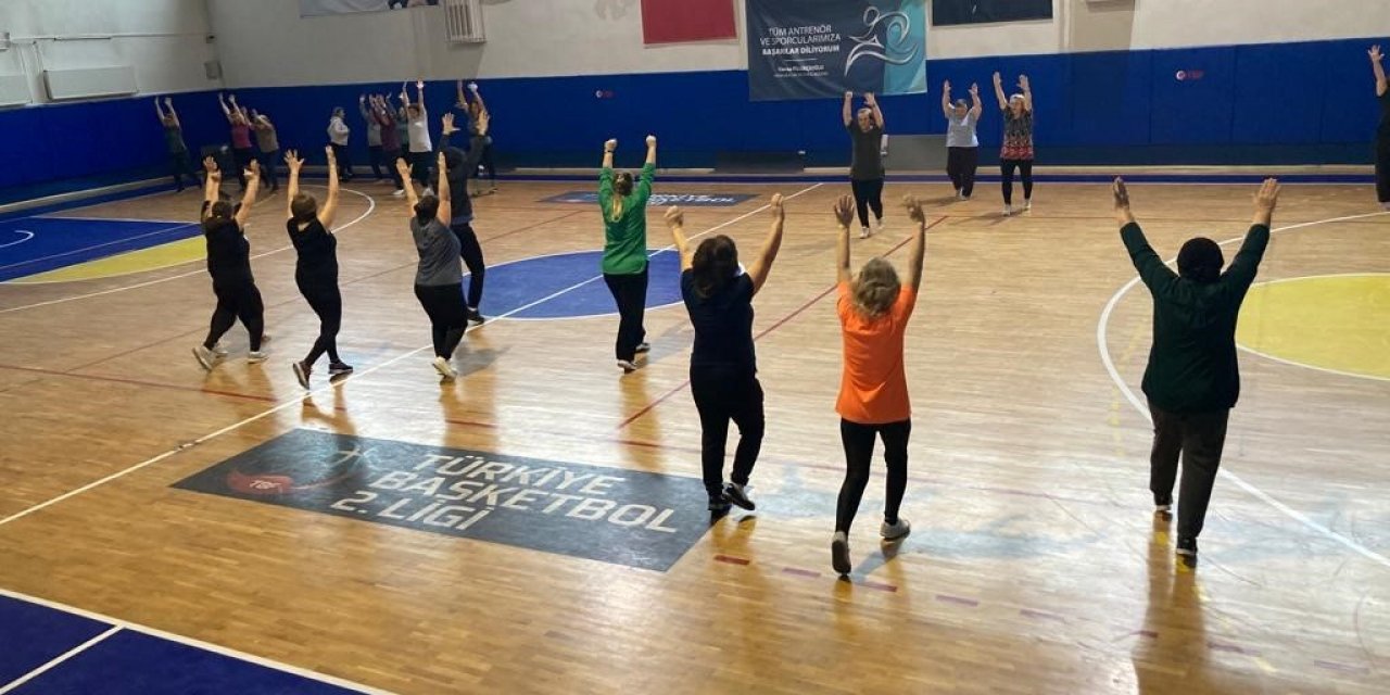 Nazillili kadınlar güne sporla başlıyor