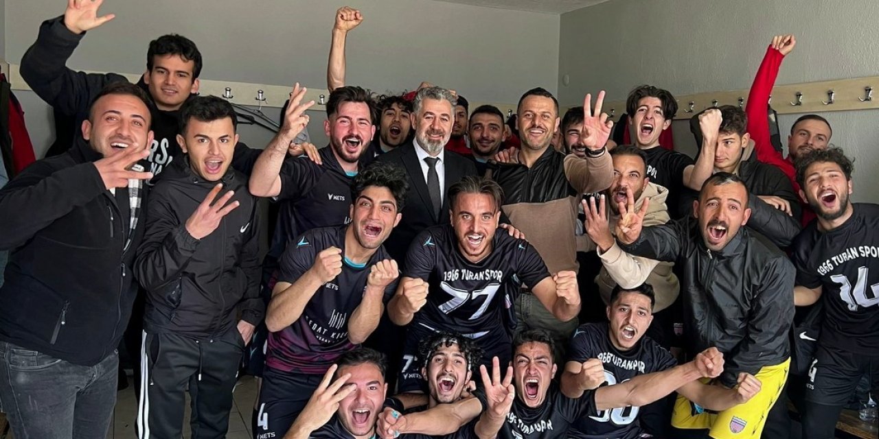 1966 Turanspor takımının hedefi büyük