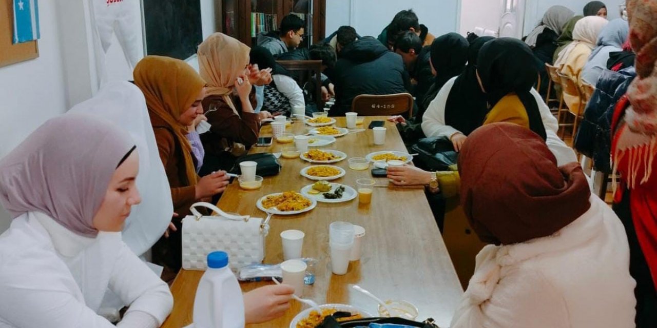 Eskişehir’de okuyan Türk Dünyası öğrencileri, Türklüğünün yöresel lezzetleri etrafında toplandı