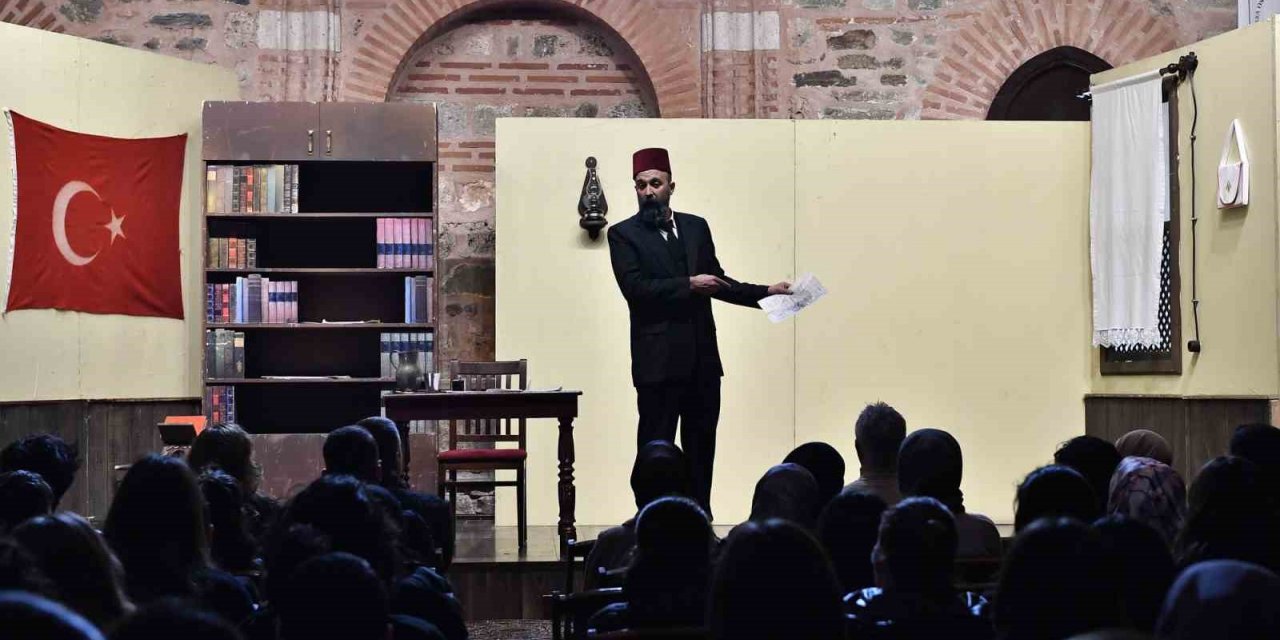 Milli şairin hayatı Osmangazi’de sahnelendi