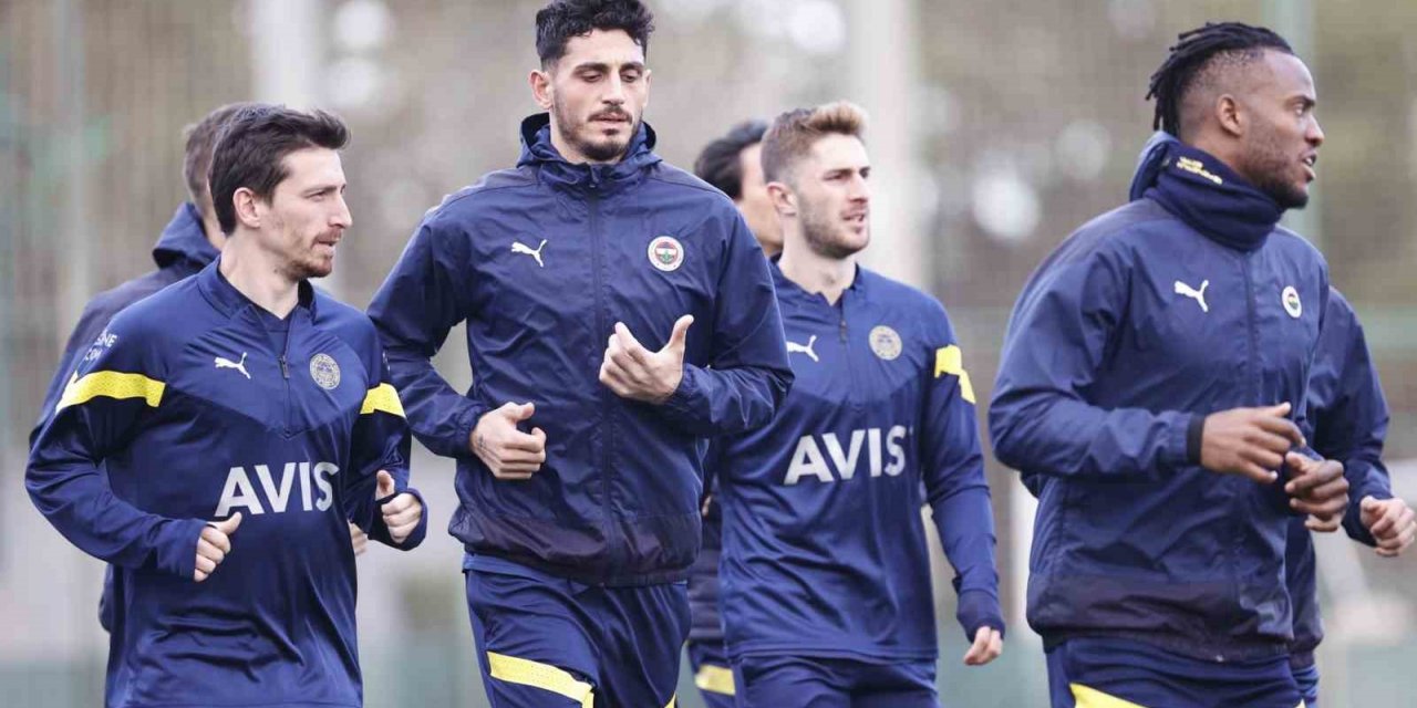 Fenerbahçe, Sevilla maçı hazırlıklarına başladı