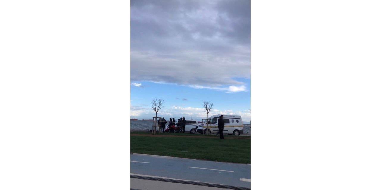 Zeytinburnu Sahili’nde görülen ceset rüzgarın etkisiyle denizde kayboldu