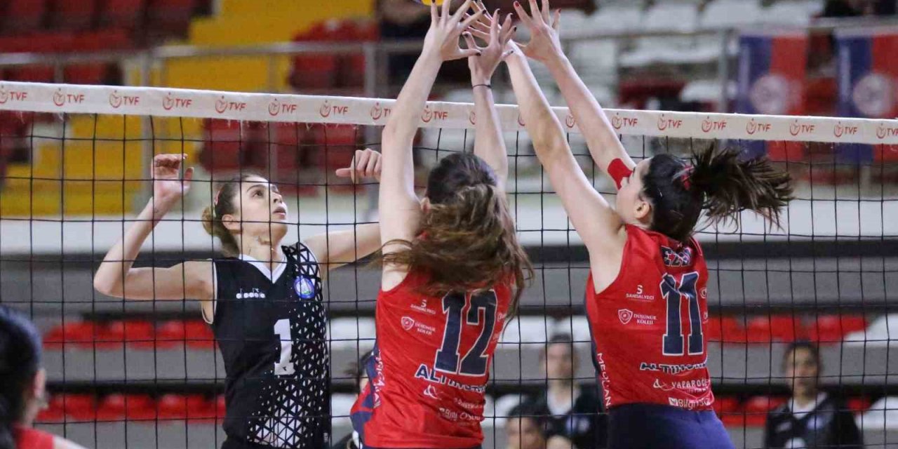 Sivas’ta oynanan TVF 2. Lig Kadınlar Çeyrek Final etabında ilk gün sona erdi