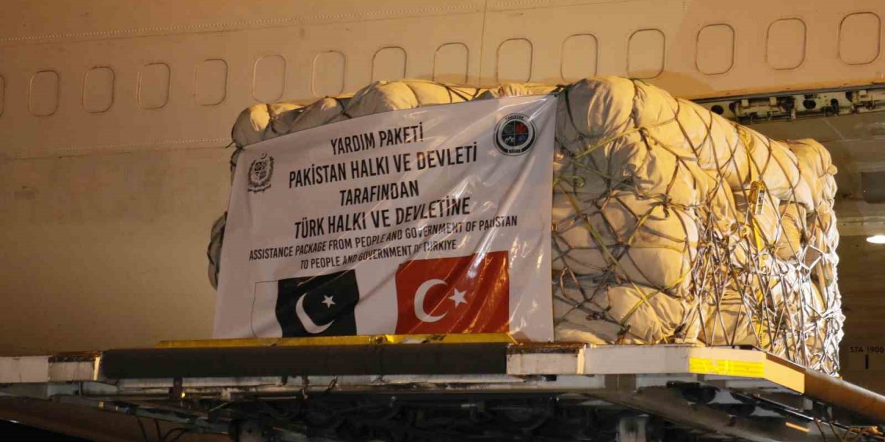 Pakistan’dan Türkiye’ye çadırlar gelmeye başladı