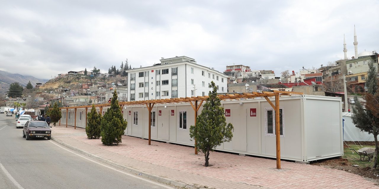 Dulkadiroğlu ilçesinde 4 noktada konteyner çarşı hazırlandı