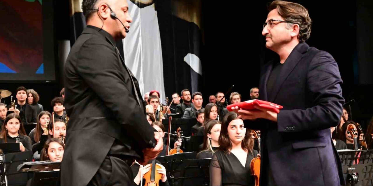 Kemer’in korosundan anlamlı konser