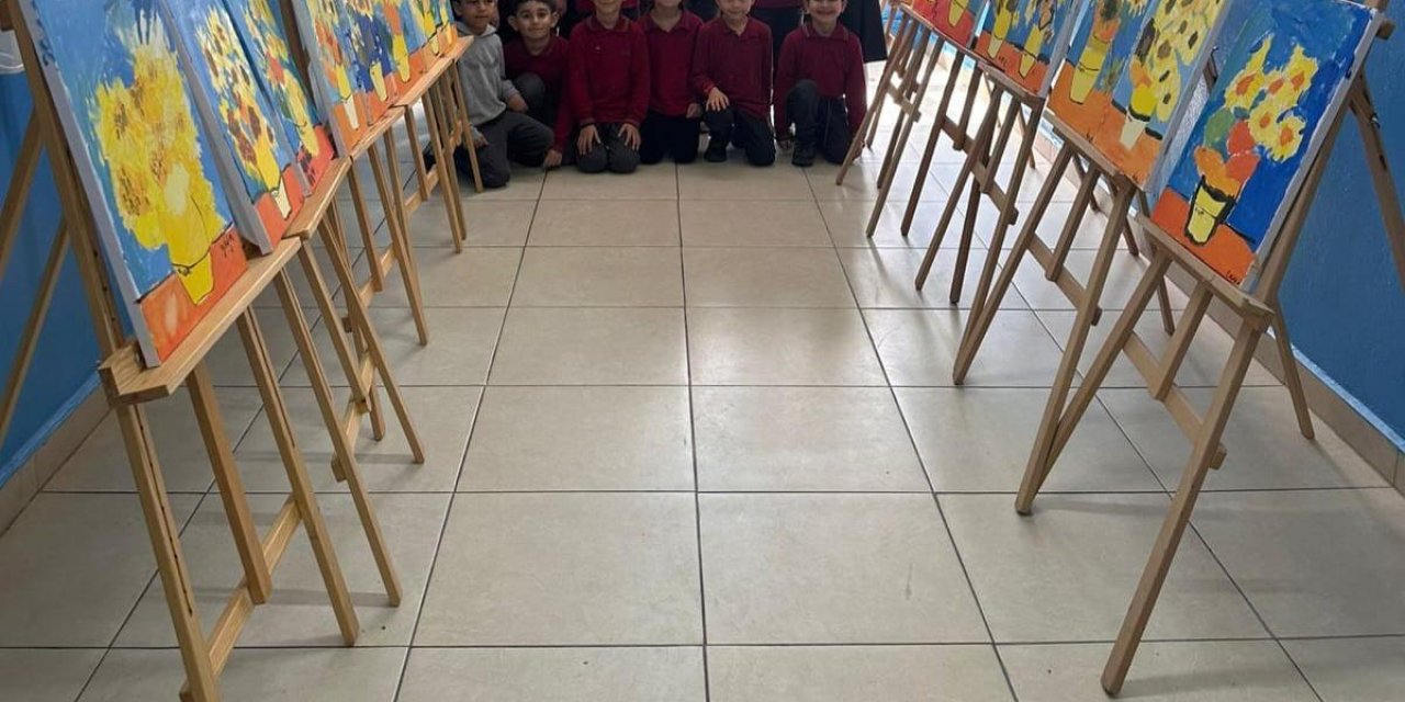 Minikler, eserlerini depremzedeler için üretti