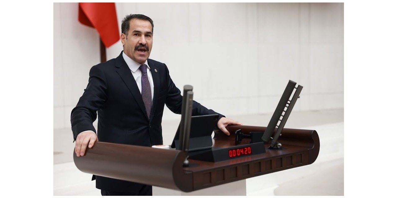 Türkkan’ın ’cami projesinin kaldırıldığı’ iddiasını ruhsat ve belgelerle yalanladı