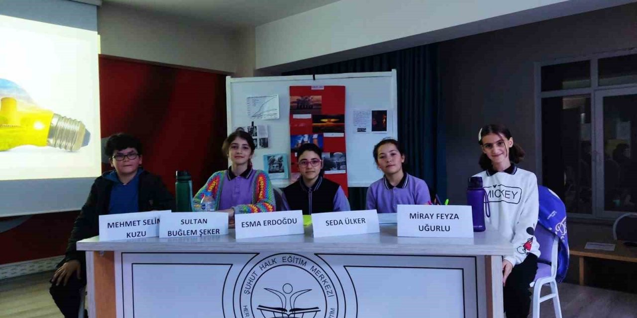 Minikler nükleer enerjiyi tartıştı