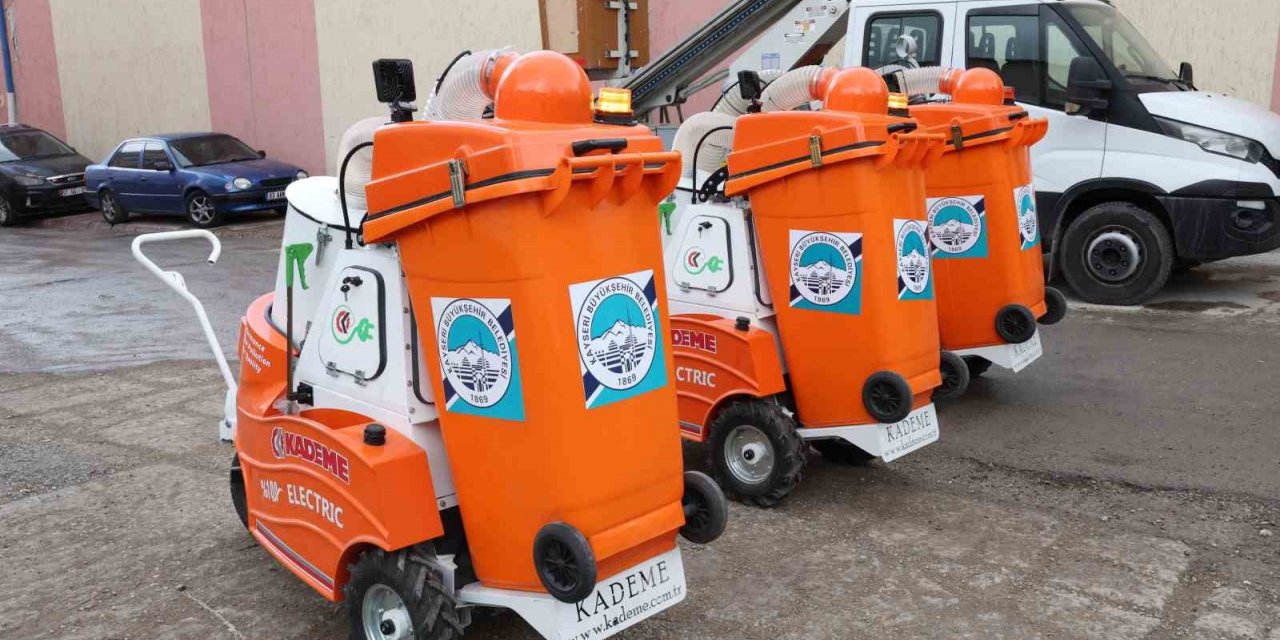 Büyükşehir, parkları yüzde yüz yerli ve elektrikli süpürge makinesi ile süpürecek