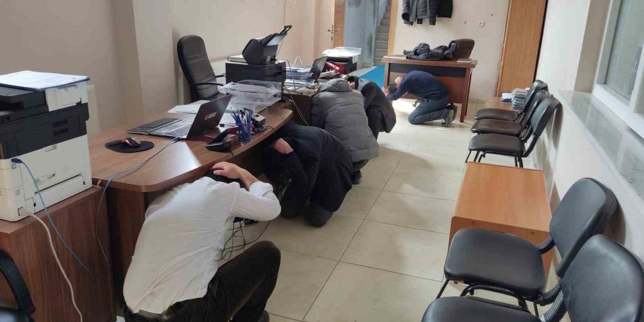 Adaklı’da deprem tatbikatı yapıldı