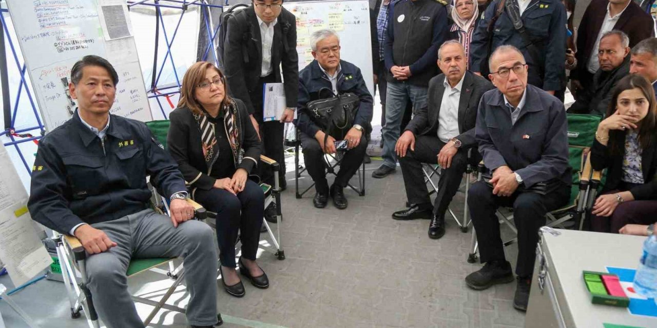 Japon Dışişleri Bakan Yardımcısı, sahra hastanesini ziyaret etti