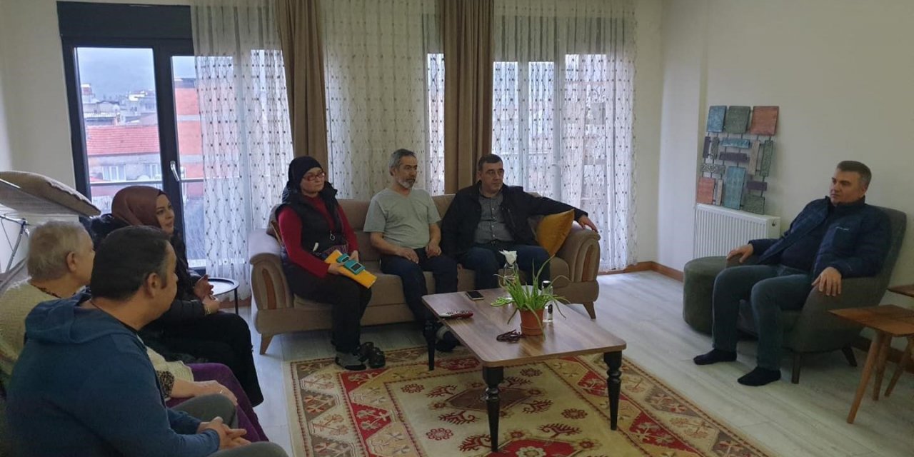 Havran’da depremzede aileleri ziyaret ettiler