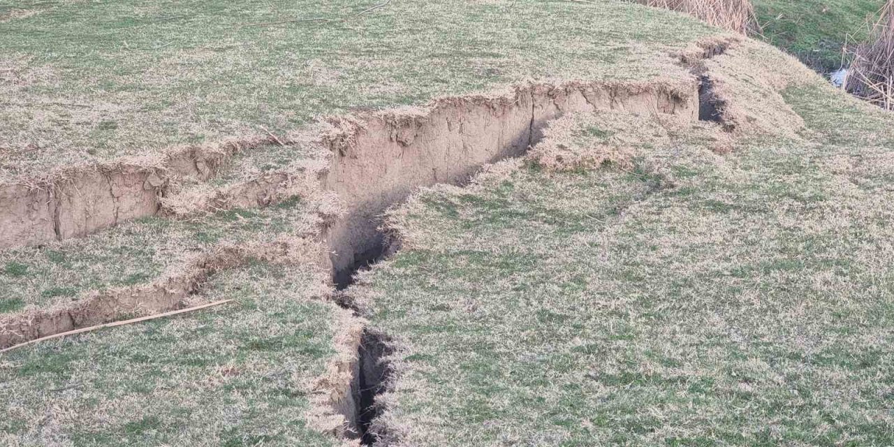 Hemite Kalesi’nin eteğindeki fay kırıkları dikkat çekti