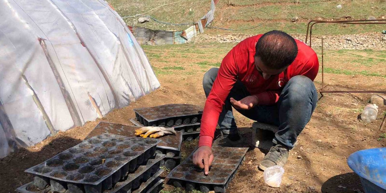 Beytüşşebap’ta tohumlar toprakla buluşuyor