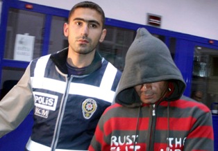 İçmek için 1 kilo esrar almış!