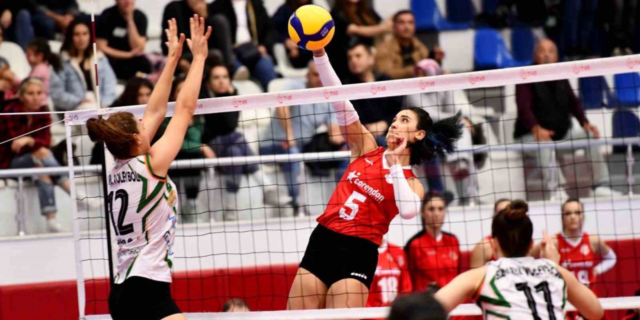 Muratpaşa Belediyesi voleybolda Play-Off’a doğru