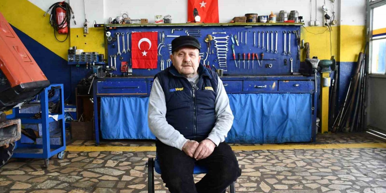İznik’te yarım asırdır traktörlere hayat veriyor