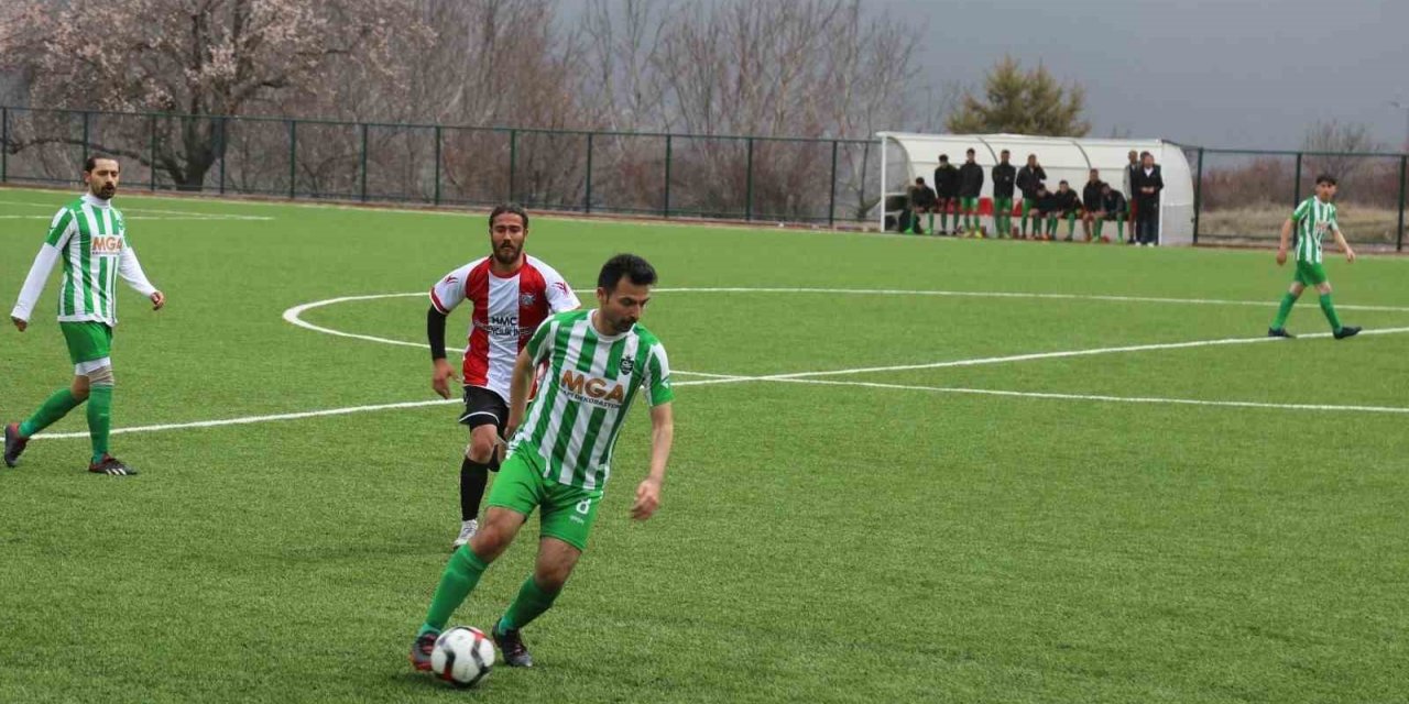 Çameli Belediyespor yenilenen stadında galibiyetle başladı