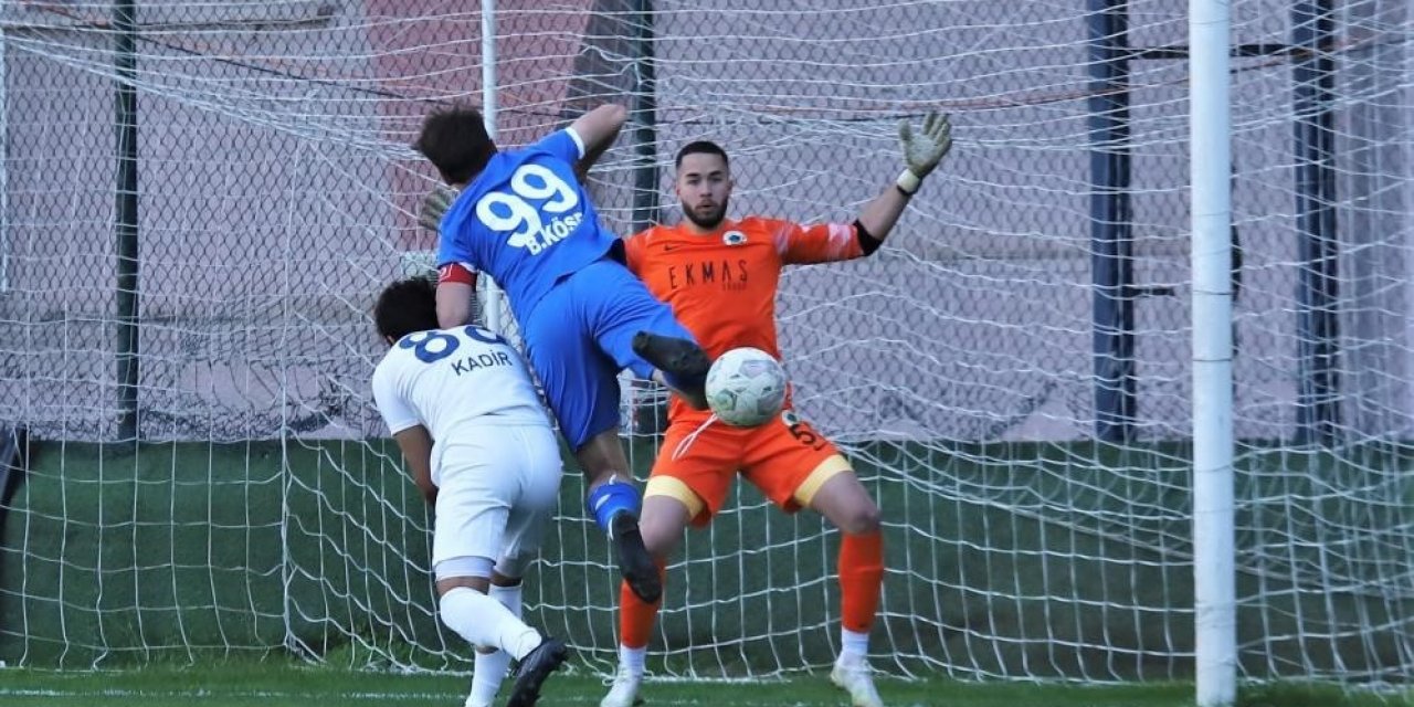 Bora Göymen, performansıyla dikkat çekiyor