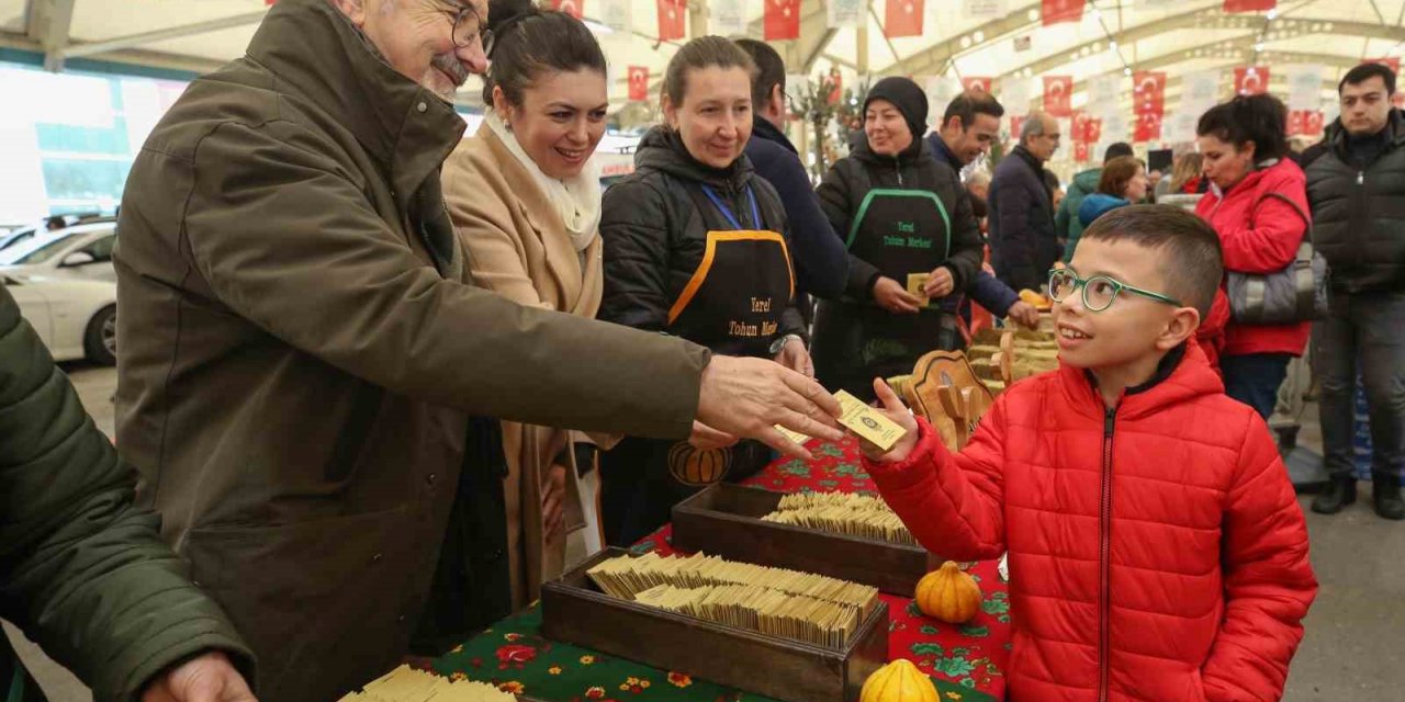 Nilüfer Tohum Takas etkinliğinde 55 bin paket tohum dağıtıldı
