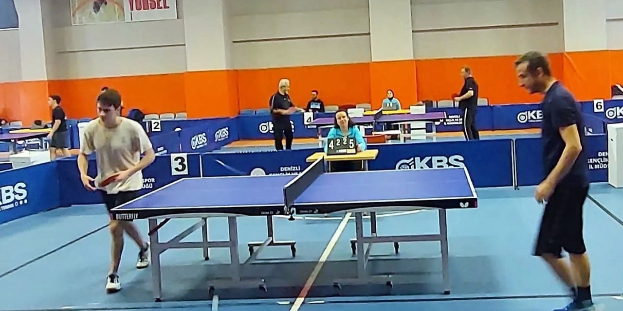 Masa tenisinin kazananları ödüllendirildi