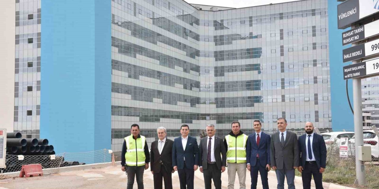 Antalya Şehir Hastanesi açılışa gün sayıyor