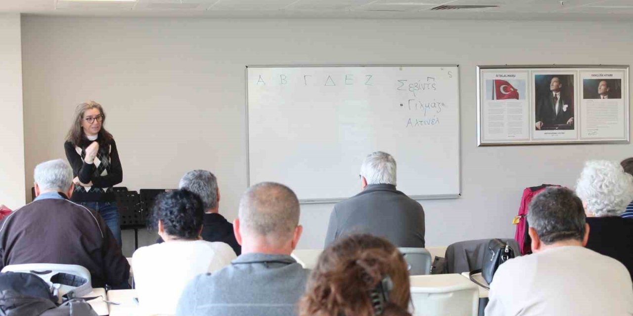 Selçuk Belediyesinin yabancı dil kurslarına yoğun ilgi