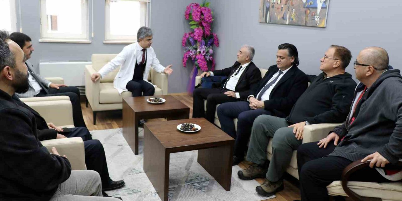 Başhekim Kuyrukluyıldız, afet uzmanlarını ağırladı