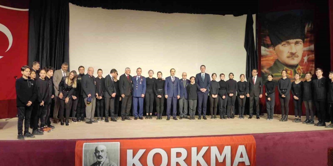Bandırma’da İstiklal Marşı’nın kabulü ve Mehmet Akif Ersoy’u anma günü programı düzenlendi