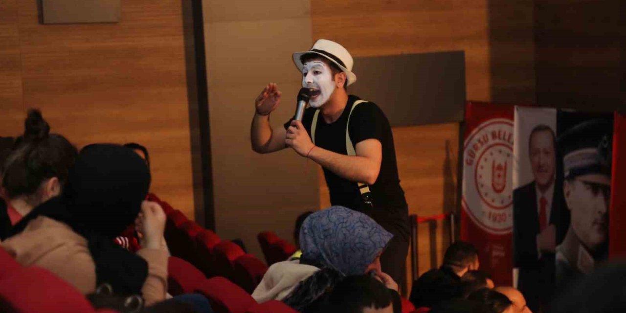 Gürsu’da ücretsiz sinema ve tiyatro keyfi