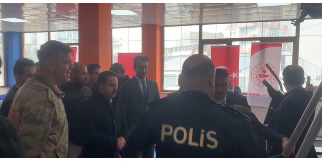 Muradiye’de spor salonu açıldı