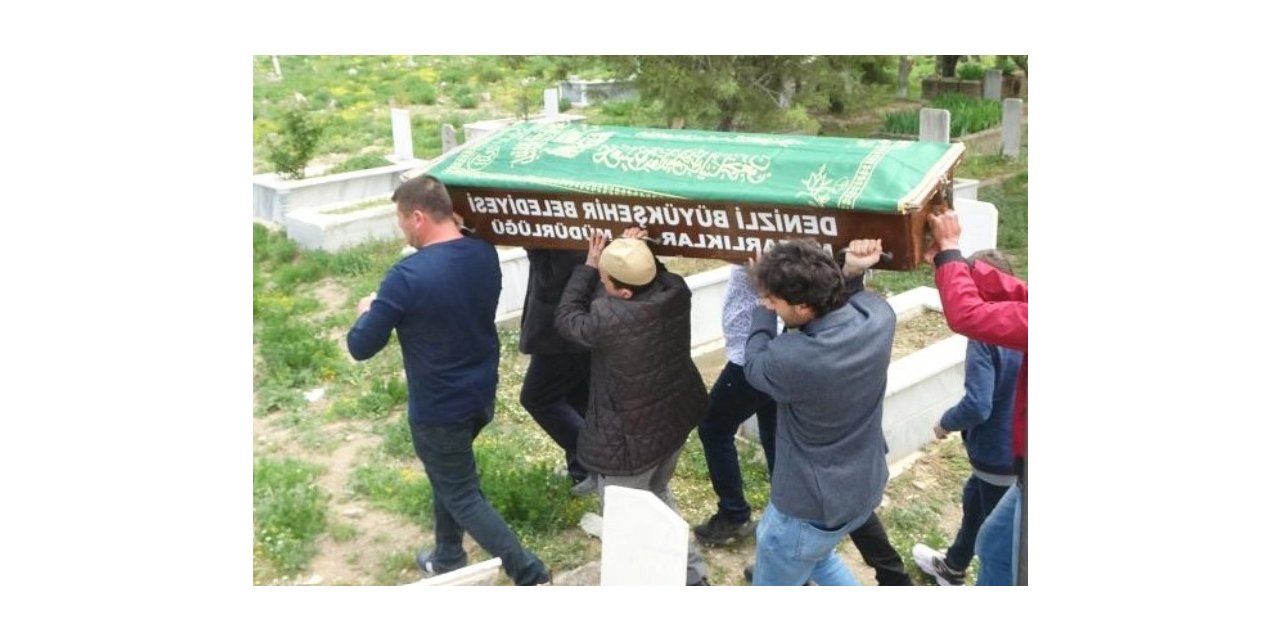 Çocuğunun gözü önünde öldürülen anne toprağa verildi