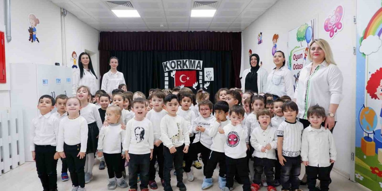 Bozüyük Belediyesi Gündüz Çocuk Oyun ve Bakımevi’nin  minik öğrencileri İstiklal Marşını okudular