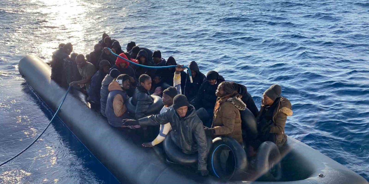 Marmaris’te 62 düzensiz göçmen kurtarıldı