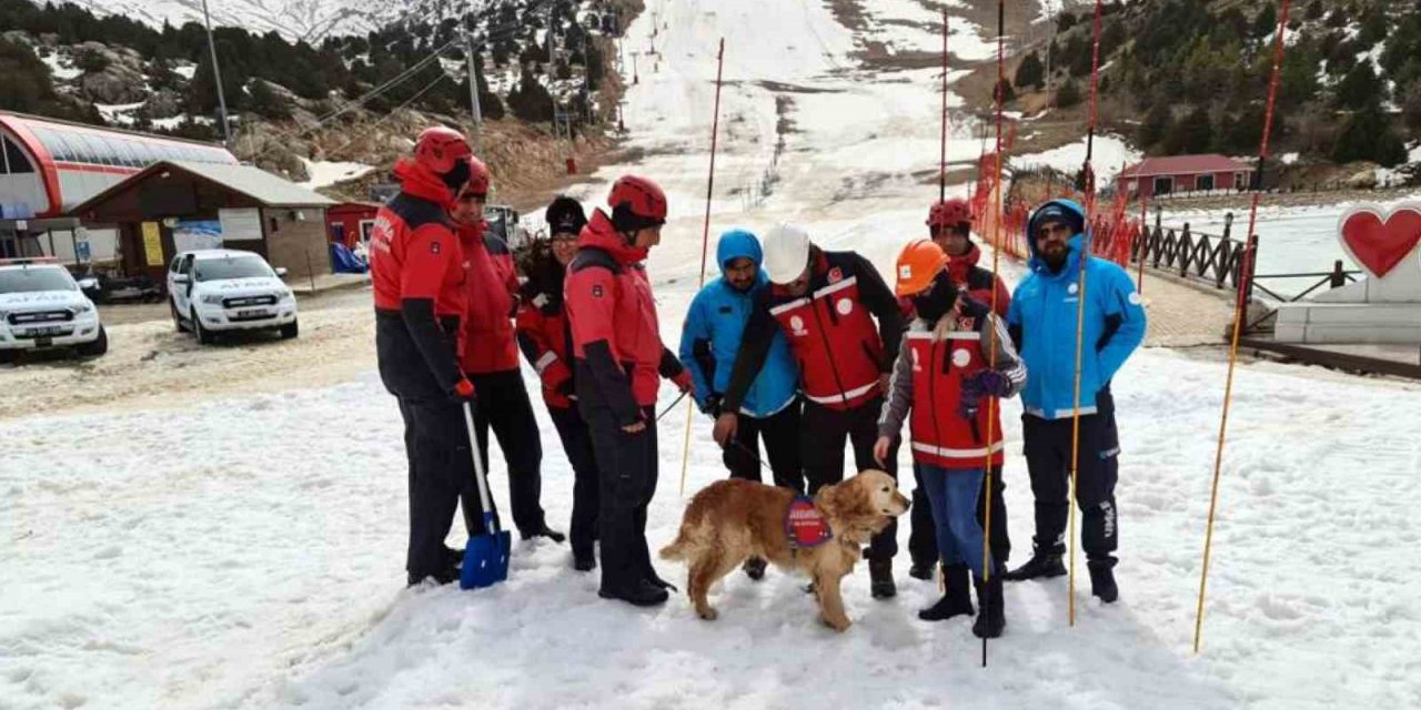 Ergan Dağında çığ tatbikatı yapıldı