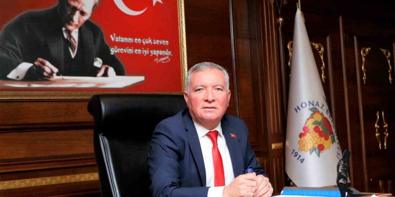 Başkan Kepenek; “Sağlık ordumuz depremde büyük bir fedakarlık örneği sergiledi”