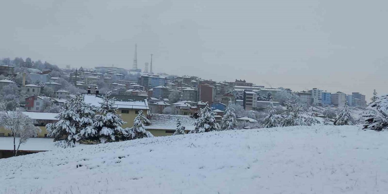 Mart kapıdan baktırdı: Samsun’un yüksekleri bembeyaz