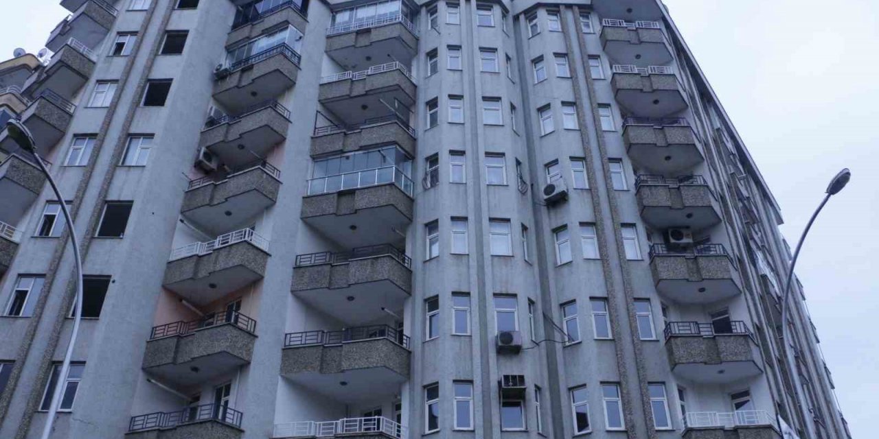 Serin-1 Apartmanı sakinlerinden ’eşya tahliyesi’ çağrısı