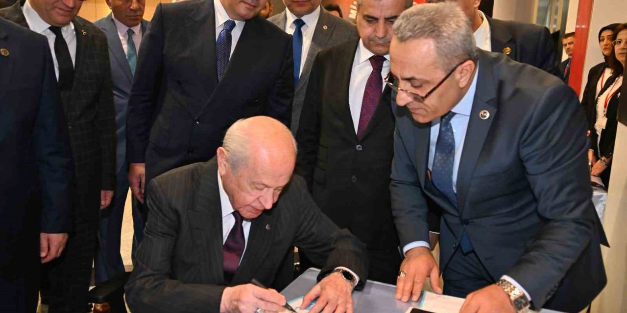 MHP Genel Başkanı Bahçeli milletvekili adaylık başvurusunu gerçekleştirdi