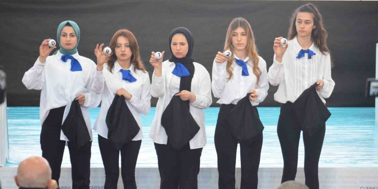 Tekirdağ’da TOKİ’nin kura çekilişi sürüyor