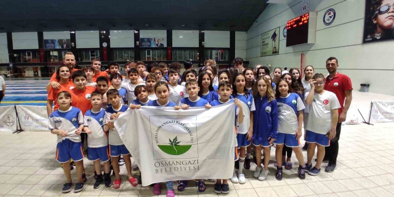 Genç kulaçlar yüzme sporunun geleceğine ışık saçtı