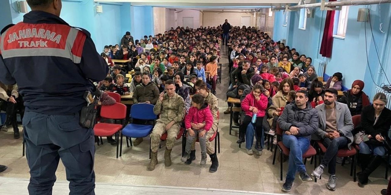 Jandarmadan 450 öğrenciye eğitim