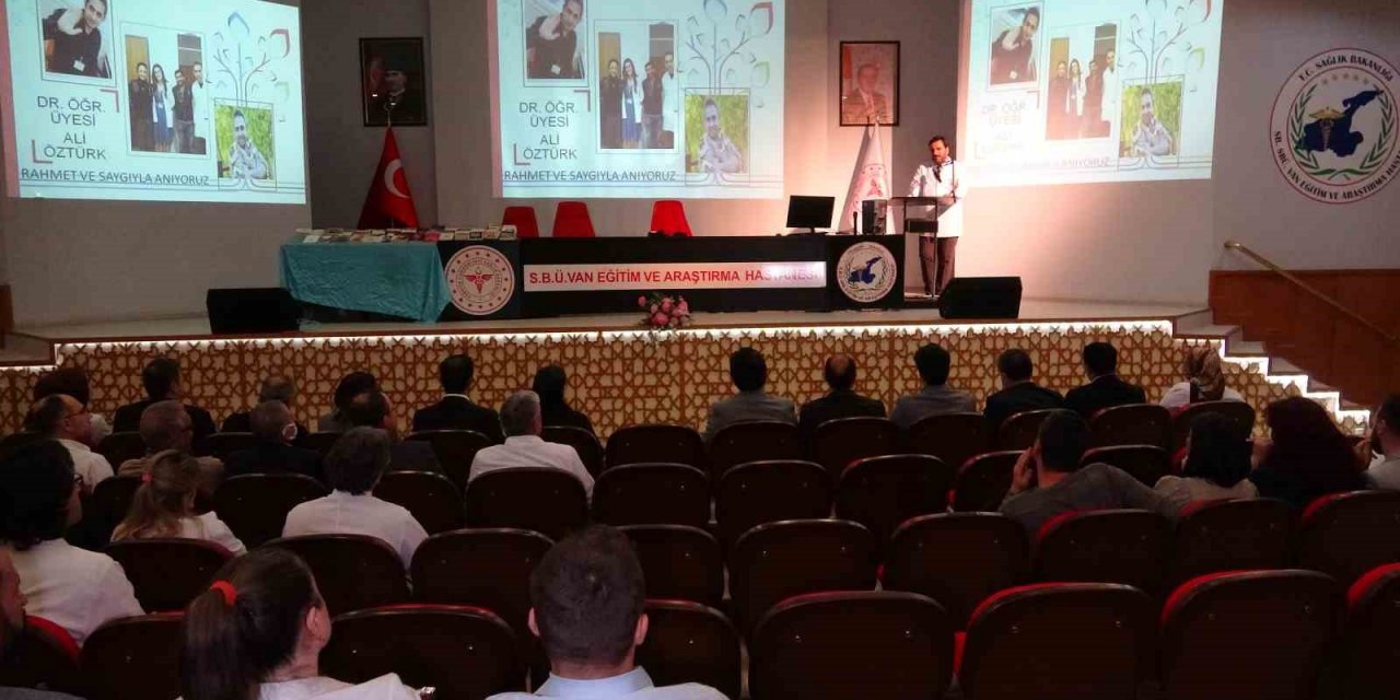 Depremde hayatını kaybeden doktor anıldı