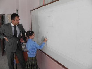Karapınar'da okullarda akıllı tahta dönemi