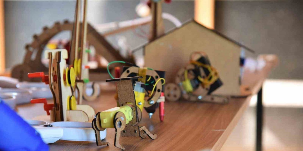 Mustafakemalpaşa Belediyesinden Doğa ve Fen Okuluna tam destek